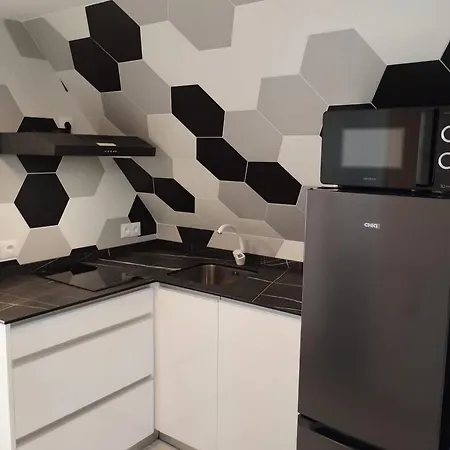 Hexagonal En Apartment